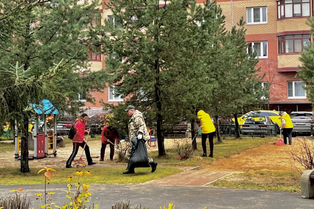 Субботник в нашем дворе
